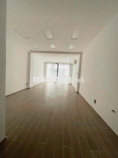 MẶT TIỀN ĐƯỜNG 3/2 NGANG 5M ỐP KÍNH - KHUÔN ĐẤT VUÔNG VỨC
