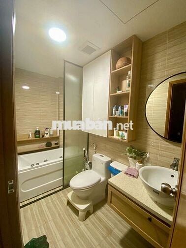 Chính chủ bán căn chung cư full nội thất