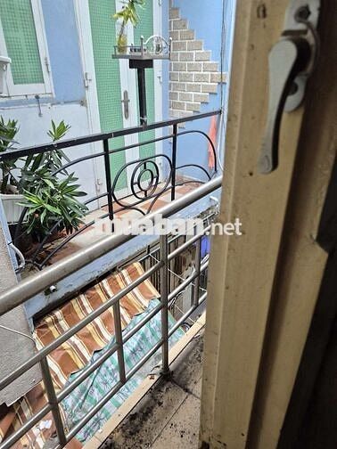 Nhà cũ quận 1 khu trung tâm cho thuê hoặc bán