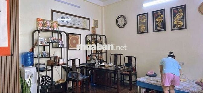 PHÚC THỊNH ( NAM HỒNG CŨ) NHÀ ĐẸP 3 TẦNG - VỪA

Ở VỪA KINH DOANH