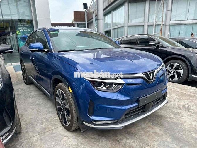 VinFast VF8 Plus 2023 mua Pin SDI sẵn giao ngay