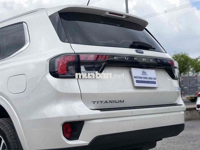 Ford Everest Titanium 4x4 2025 Trắng 48.xxx km