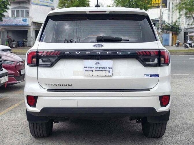 Ford Everest Titanium 4x4 2025 Trắng 48.xxx km