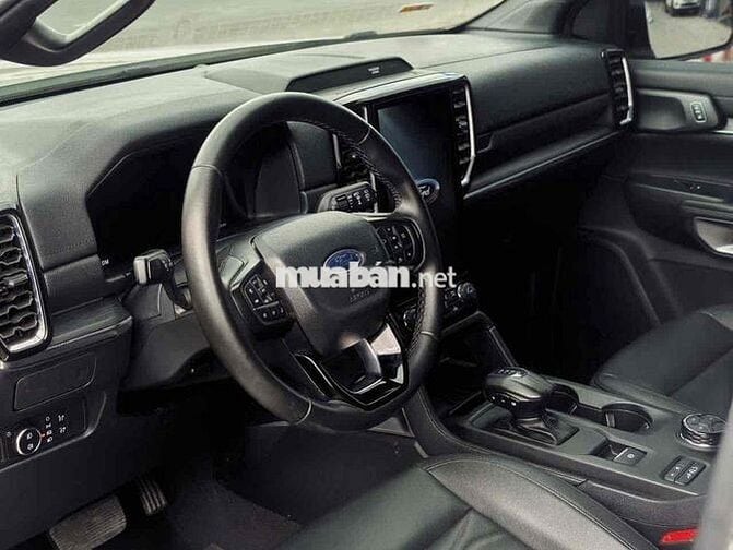 Ford Everest Titanium 4x4 2025 Trắng 48.xxx km