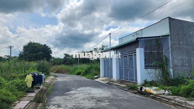 Siêu ngộp! 105m2, đất thổ cư, đường nhựa gần KCN Bàu Xéo và VĐ4