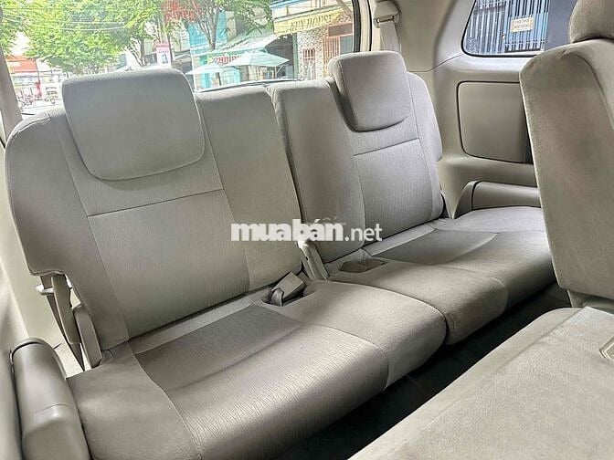 Toyota Innova 2011 G