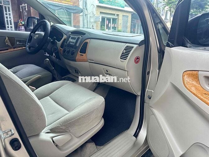 Toyota Innova 2011 G
