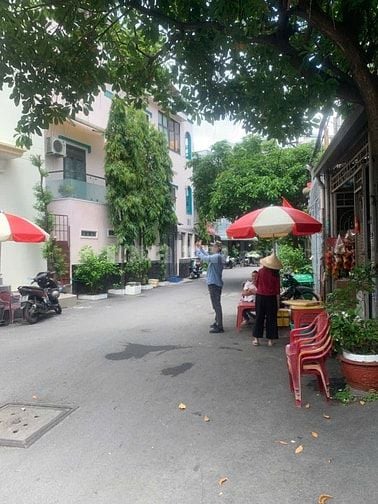 Nhà 2 tầng, DT 4x17m, CN 68m2, HXH Nguyễn Xí gần rạch xuyên tâm