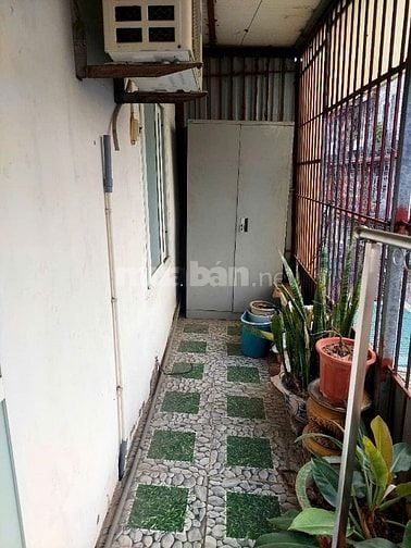 Cho thuê Căn hộ tập thể T3 Hàm Tử Quan, gần tiểu học Chương Dương