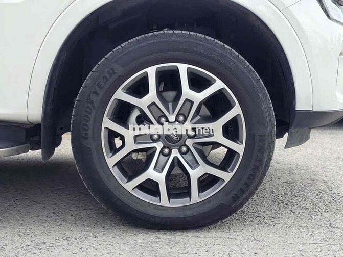 Ford Everest Titanium 4x4 2025 Trắng 48.xxx km
