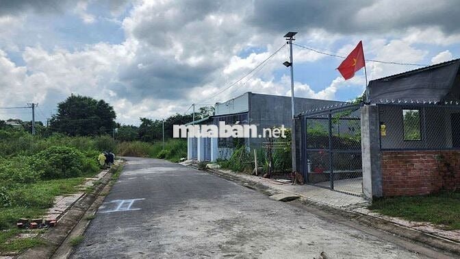 Siêu ngộp! 105m2, đất thổ cư, đường nhựa gần KCN Bàu Xéo và VĐ4