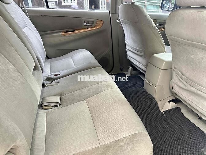 Toyota Innova 2011 G