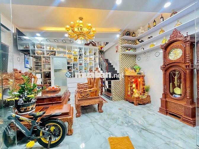 Nhà 1 trệt 1 lầu 1 sân thượng cách Trần Phú 30m, giá rẻ