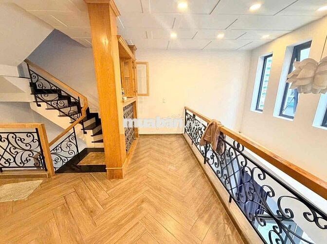 Cho thuê nhà 235 Nguyễn Xí, P.13 Bình Thạnh, 5PN 6WC, ở hoặc CHDV