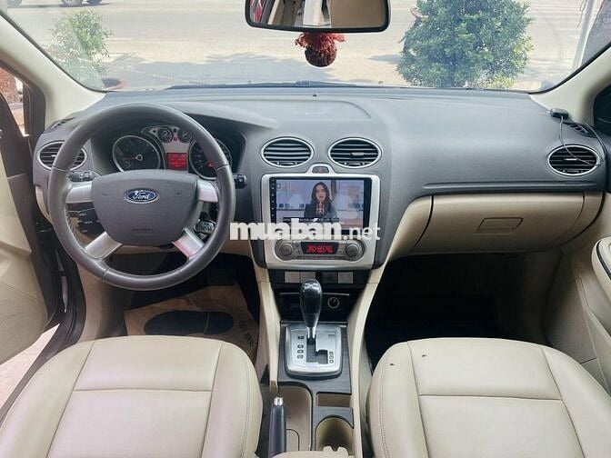 Ford Focus 2.0 Limited Số tự động Xám