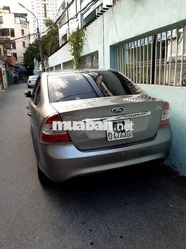 Ford Focus 2.0 Limited Số tự động Xám