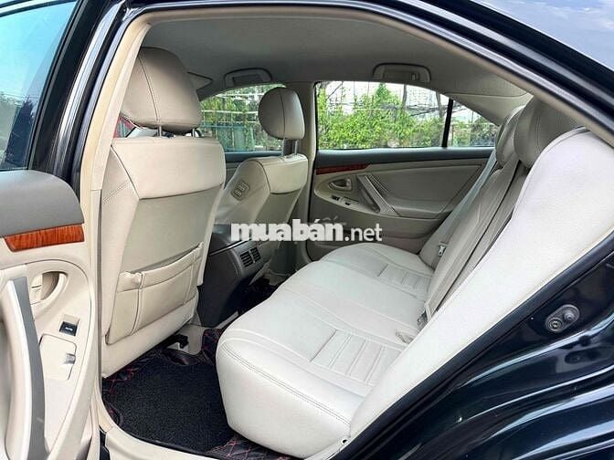 Toyota Camry 2.4G 2011 Đen một chủ