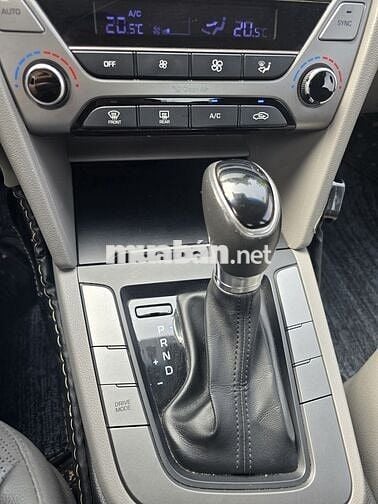 Hyundai Elantra 2016 1.6 AT GLS Xanh