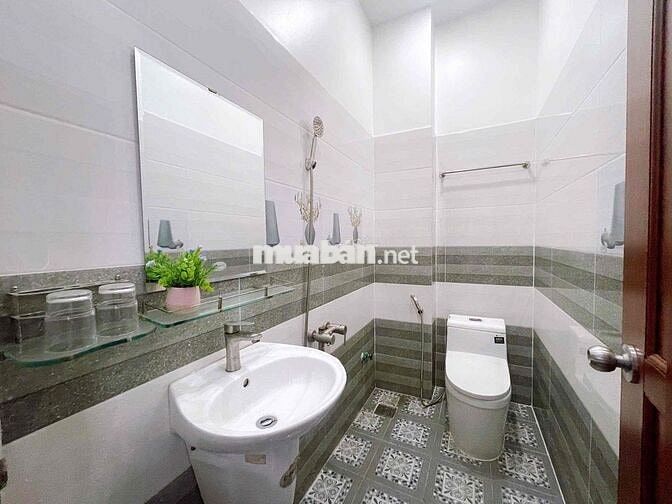🔥CHDV FULL NỘI THẤT CỬA SỔ TRỜI NGAY NHÀ THỜ PHAOLÔ MỚI 100%🔥