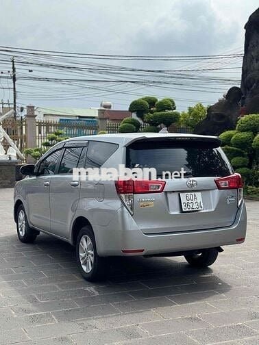 Toyota Innova 2.0E 2017 Số sàn Bạc 160.000 km