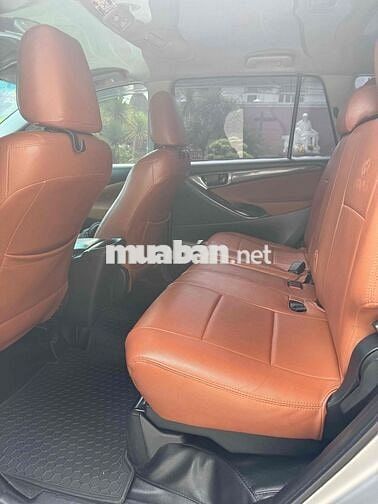 Toyota Innova 2.0E 2017 Số sàn Bạc 160.000 km