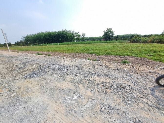 178m2 thổ cư. 7m mặt tiền.  cập hông KCN Phước Đông. 470tr TL 