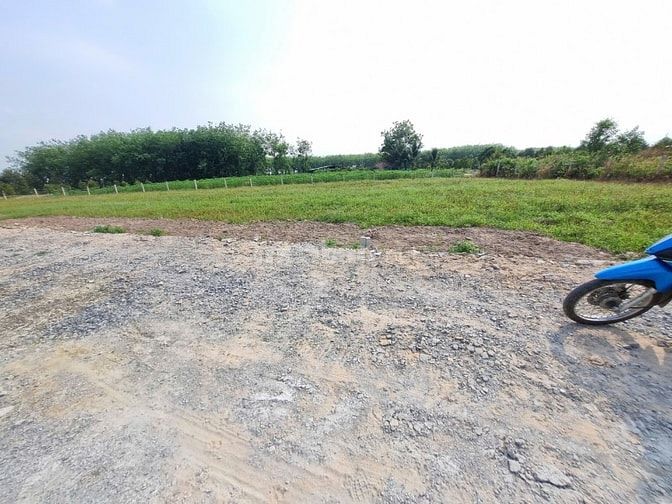 178m2 thổ cư. 7m mặt tiền.  cập hông KCN Phước Đông. 470tr TL 