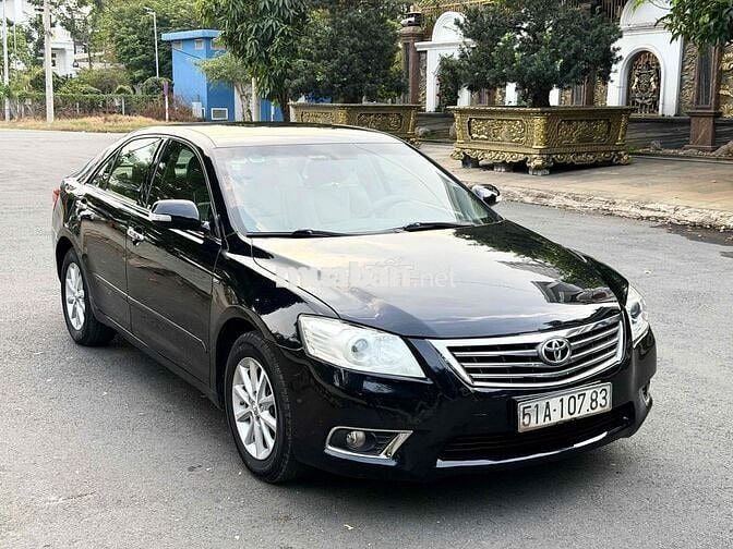 Toyota Camry 2.4G 2011 Đen một chủ