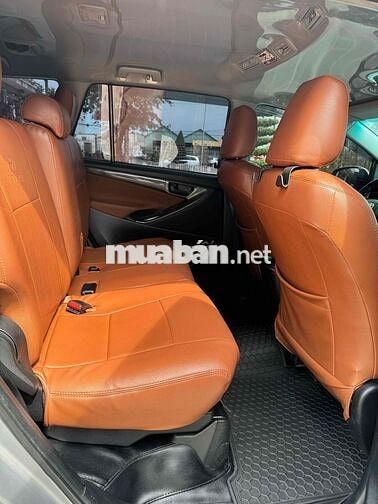 Toyota Innova 2.0E 2017 Bạc Sàn 160.000 km