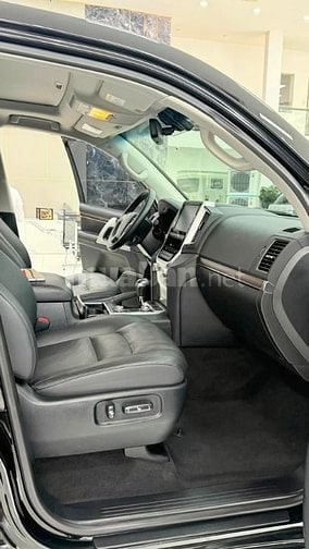 Toyota Land Cruiser 4.6 V8 sản xuất 2020, Full lịch sử hãng.