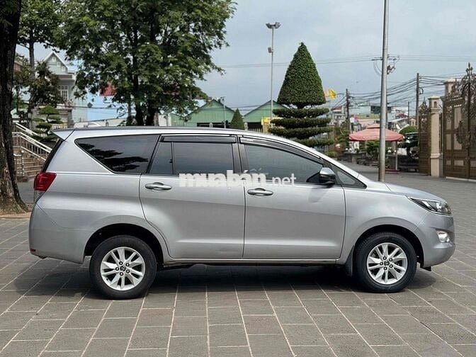Toyota Innova 2.0E 2017 Bạc Sàn 160.000 km