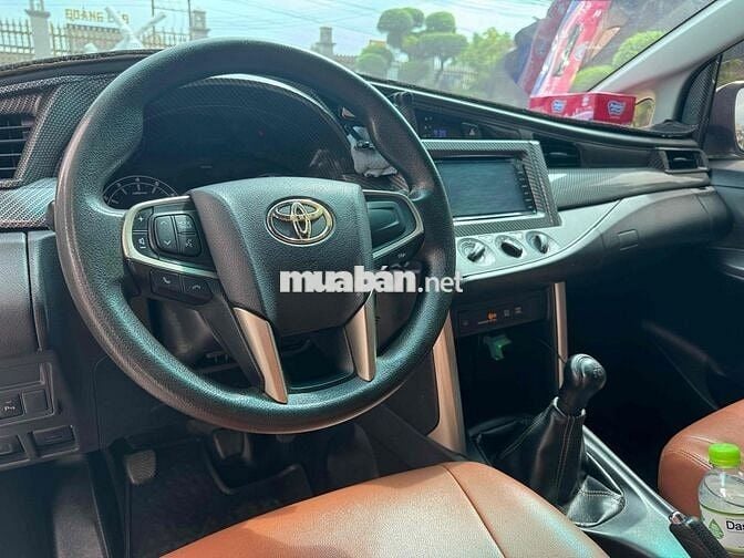Toyota Innova 2.0E 2017 Bạc Sàn 160.000 km