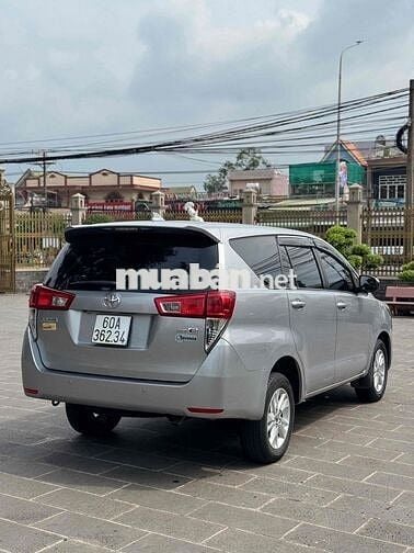 Toyota Innova 2.0E 2017 Bạc Sàn 160.000 km