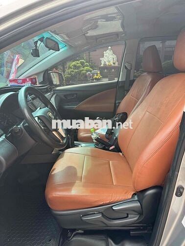 Toyota Innova 2.0E 2017 Bạc Sàn 160.000 km