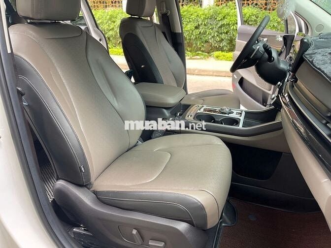 Kia Carnival 2025 2.2D Premium 2000 km Trắng