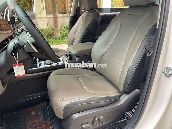 Kia Carnival 2025 2.2D Premium 2000 km Trắng