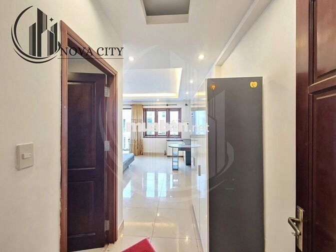 Căn hộ ban công full nội thất, view mặt tiền 