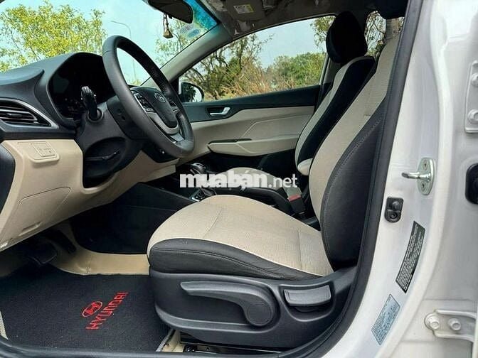 Hyundai Accent 2024 số tự động màu trắng