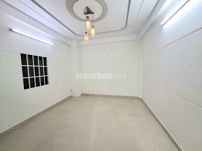 Nhà Mặt Tiền Tân Phú, Giá bằng Hẻm Xe Hơi 