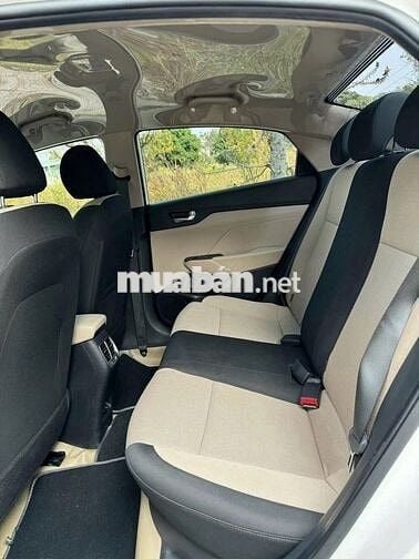 Hyundai Accent 2024 số tự động màu trắng