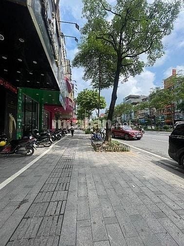 Nhà 5T hai mặt tiền Siêu Hiếm tại Mp Xã Đàn vỉa hè rộng 6m kd đỉnh