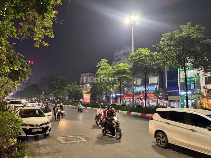 Nhà 5T hai mặt tiền Siêu Hiếm tại Mp Xã Đàn vỉa hè rộng 6m kd đỉnh