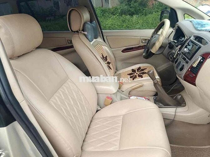 Toyota Innova 2.0 Số sàn 2006 Bạc