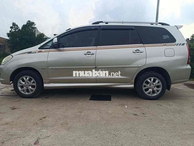 Toyota Innova 2.0 Số sàn 2006 Bạc