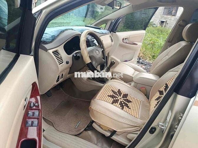 Toyota Innova 2.0 Số sàn 2006 Bạc