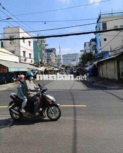 Cho thuê lầu 1 nhà Mặt tiền Hưng Phú, Quận 8 4,3x18m 2 phòng