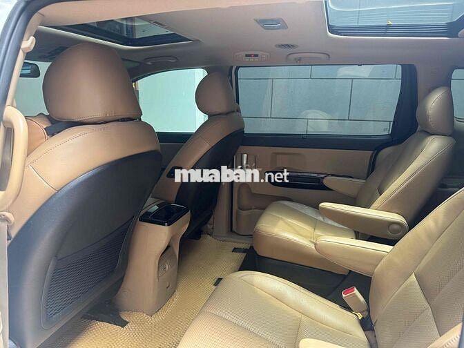Kia Sedona Star/top 7 chỗ Xăng Nệm da