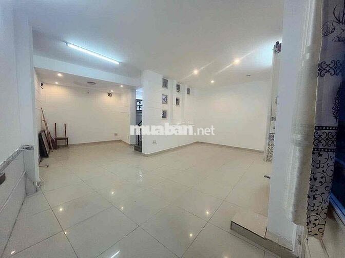 Cần sang mặt bằng khu vực  Bình Thạnh gần trường ĐH Hutech khu vực nhi