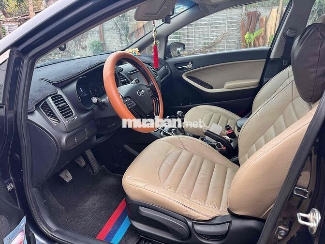 Kia Cerato 2018 Số sàn Đen