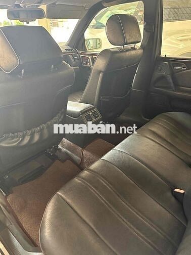 Mercedes-Benz E 230 Trắng 5 chỗ